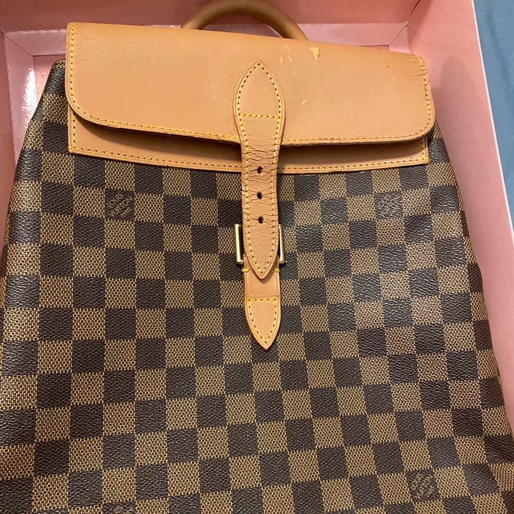 LV backpack with issue